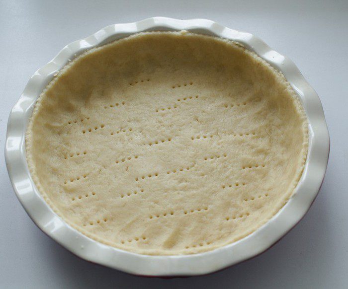 Пирог с карамелизированными грушами и заварным кремом