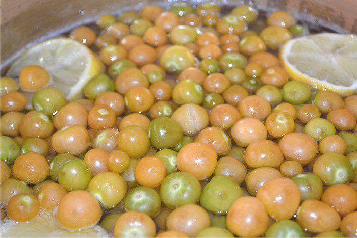 Варенье из земляничного физалиса с корицей и лимоном