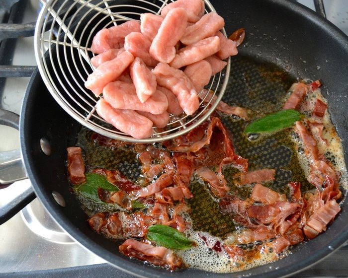 Итальянские ньокки со свеклой