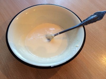 Рулетики из слоеного теста с брынзой и травами