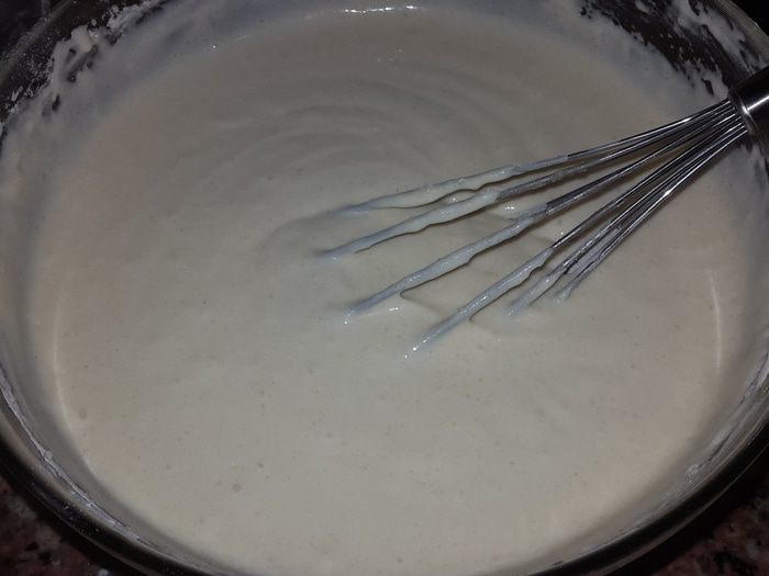 Заливной пирог с зеленым луком и яйцом