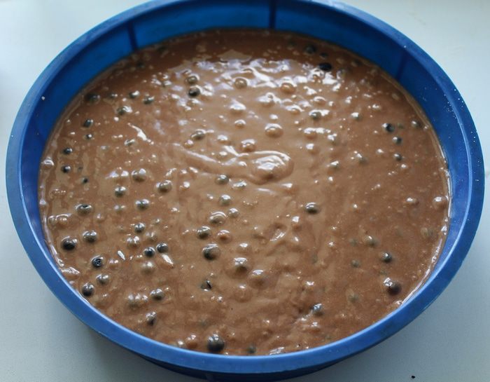 Шоколадный пирог с черникой