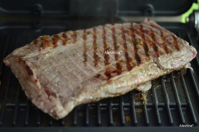 Стейк с томатной сальсой