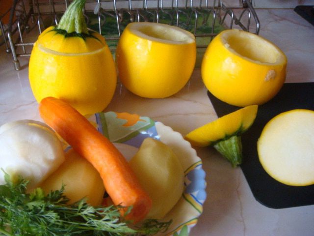 Фаршированные круглые кабачки 