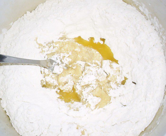 Ложное слоеное тесто и рогалики с яблоками из него