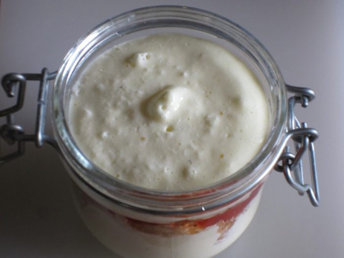 Мини-тирамису с томатным чатни и бальзамическим сиропом