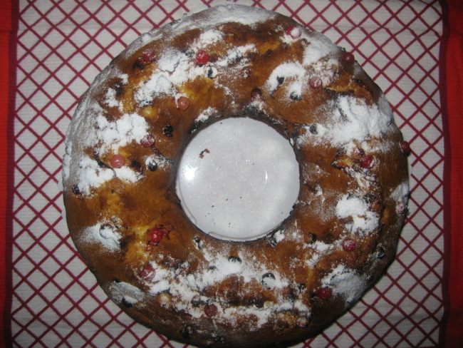 Ванильный кекс с шоколадом и брусникой