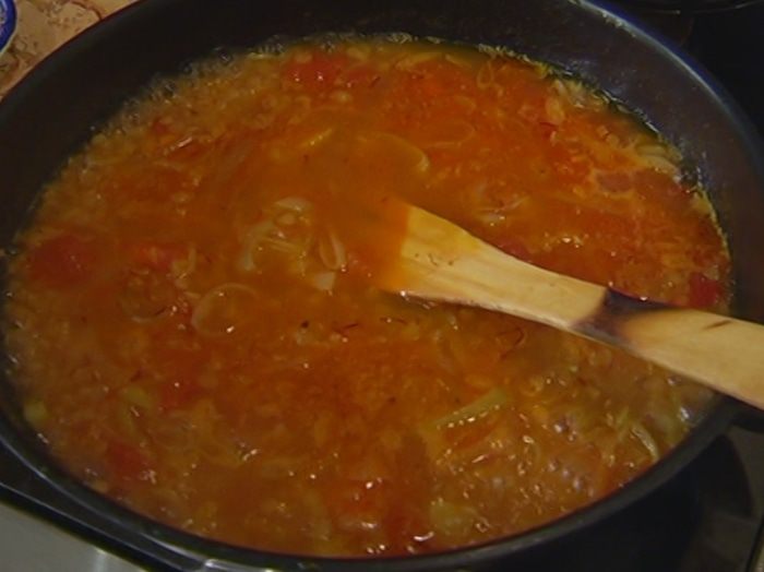 Супчик из чечевицы с пореем и помидорами
