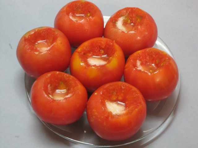 Малосольные помидоры с чесноком