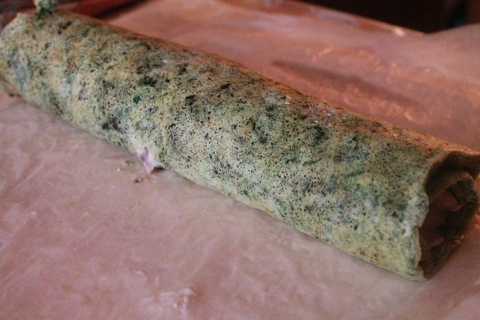 Шпинатный рулет с грибной начинкой