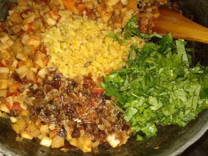 Перец, фаршированный сельдереем