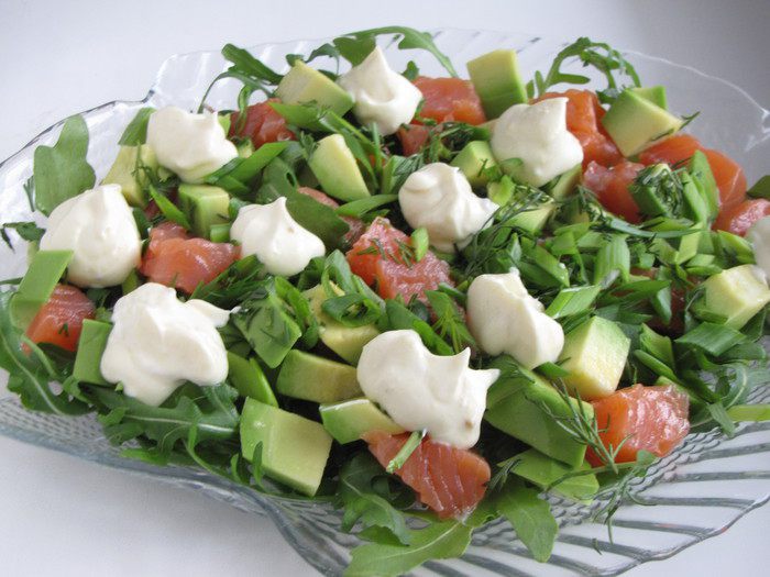 Салат с форелью и апельсиновым желе