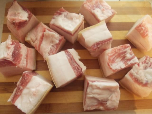 Сало соленое со специями и чесноком