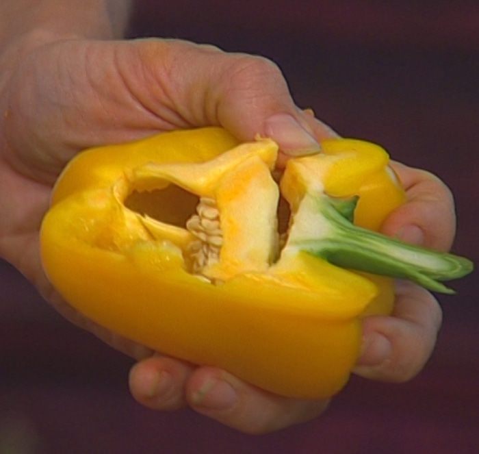 Запеченные овощи с соусом песто из грецких орехов