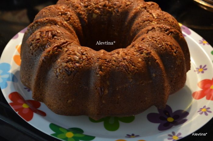 Фунтовый пряный кекс с апельсиново-ромовым соусом