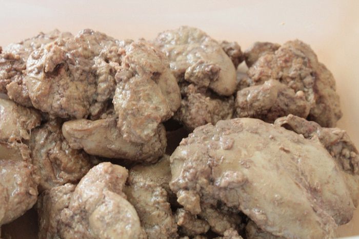 Куриная печень с яблоками и баклажанами