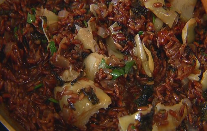 Красный рис с артишоками и кардамоном