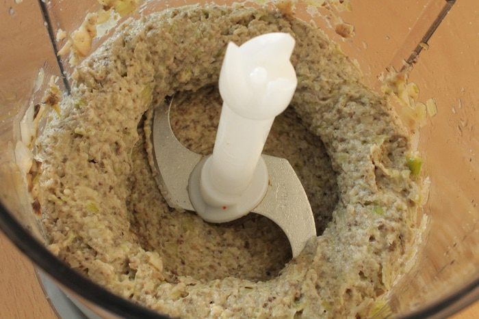 Куриные тефтели в пикантном грибном соусе