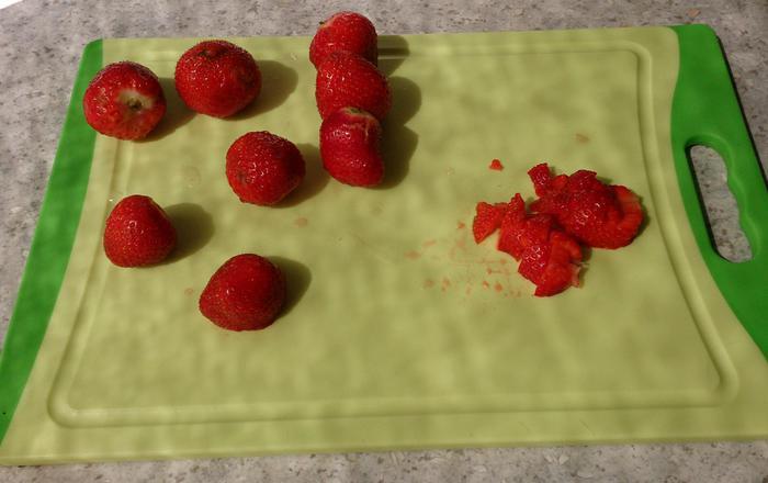 Клубничные оладьи