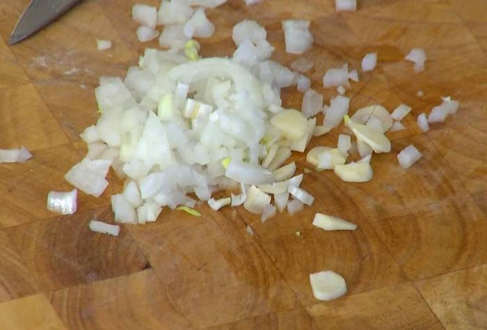 Грузинский суп из красной фасоли