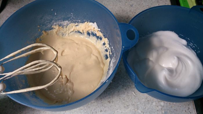 Клубничные оладьи