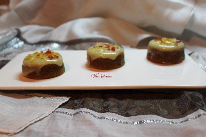 Тыквенные пирожные под апельсиново-сметанной глазурью