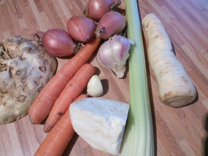 Зимний пай из телятины и корешковых овощей 