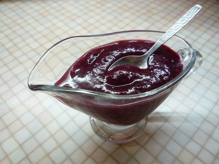 Баранья нога в духовке с розмарином и клюквенным соусом