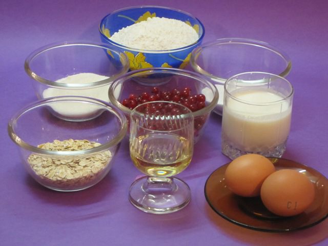 Смородиновые маффины с безе