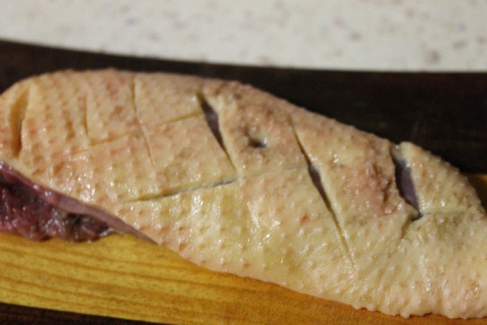 Салат из утиной грудки с апельсином