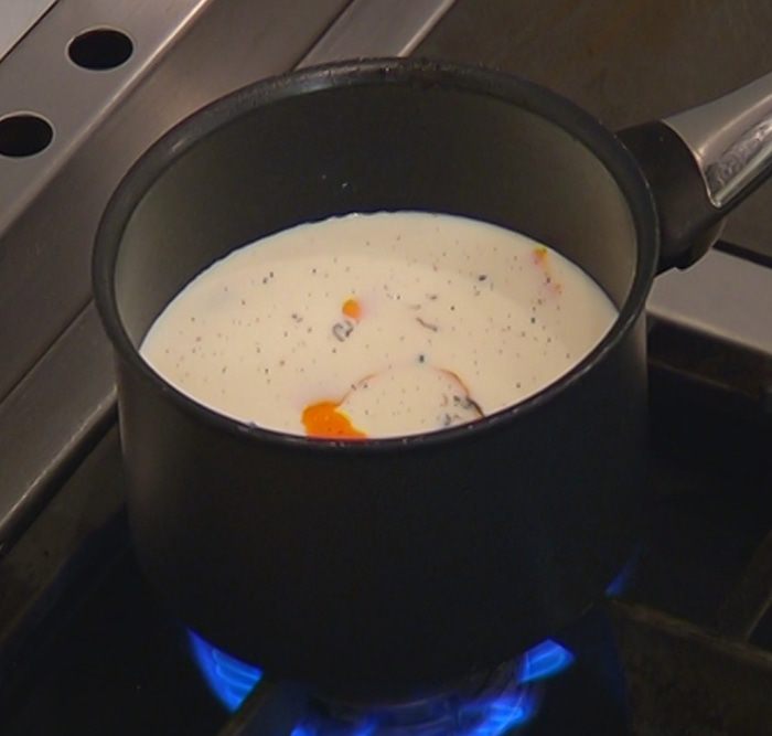 Ванильный рисовый пудинг с изюмом и карамелью 