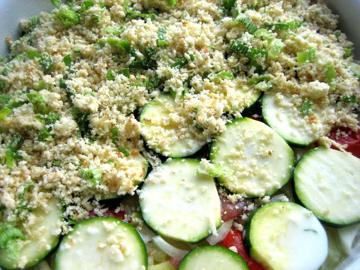 Овощи под сырной крошкой