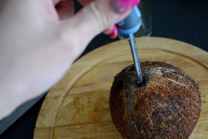 Фруктовый салат с кокосовым соусом