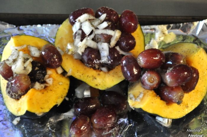 Акорн-тыква с виноградом