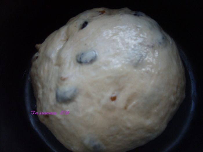 Хлебушек с изюмом, орехами и корицей