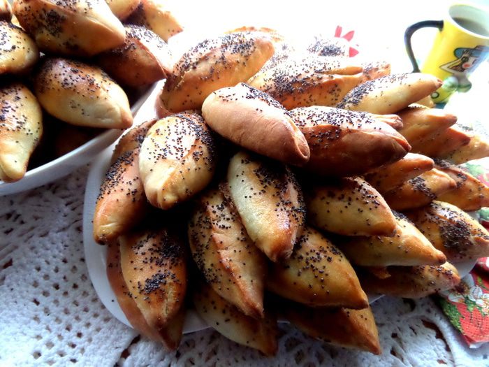 Мини-пирожки с капустой, сельдереем, шпинатом и сыром