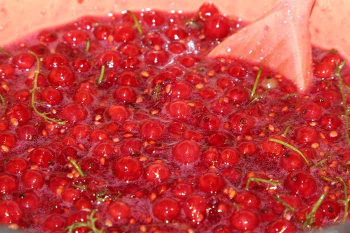 Желе из красной смородины