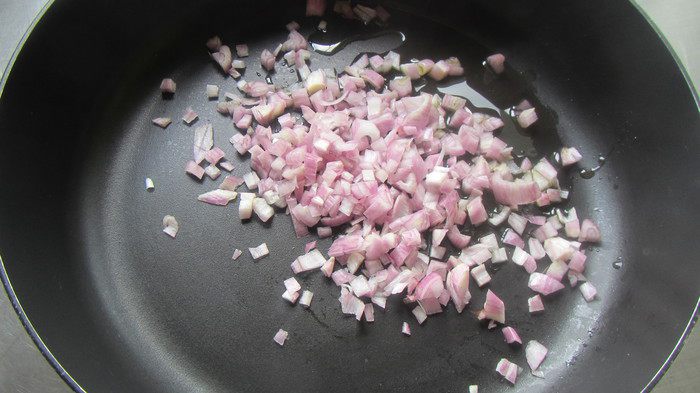 Ризотто с луком-пореем и помидорами