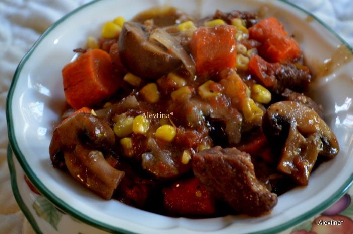 Говядина с грибочками и овощами