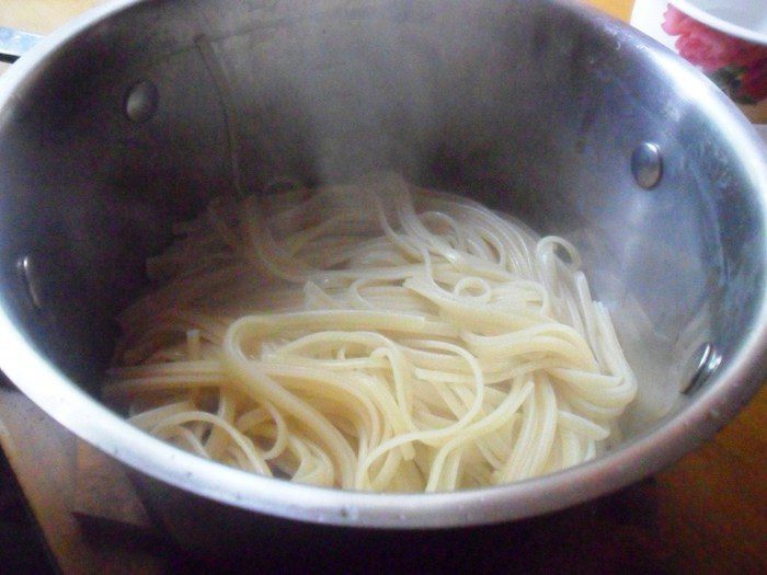 Спагетти с тунцом