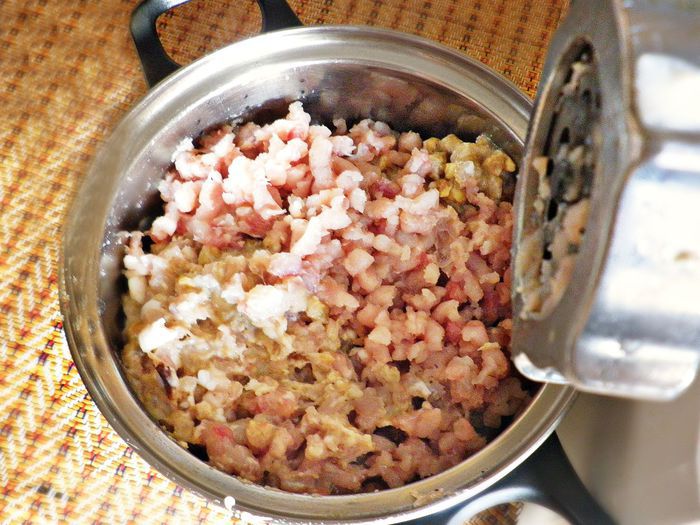 Щучьи котлеты под соусом из белых грибов