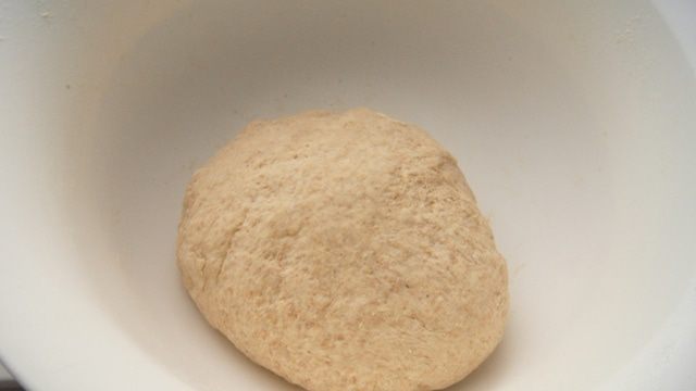 Цельнозерновой хлеб на сыворотке 