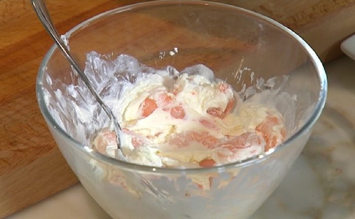 Тортильи с креветками и зеленым салатом