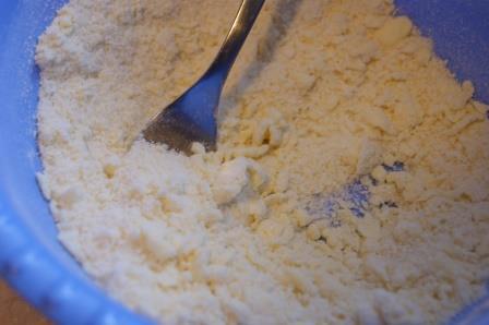 Творожный пирог с маком и карамелизированным бананом