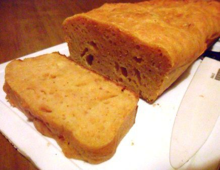 Кукурузный кекс с сыром и паприкой