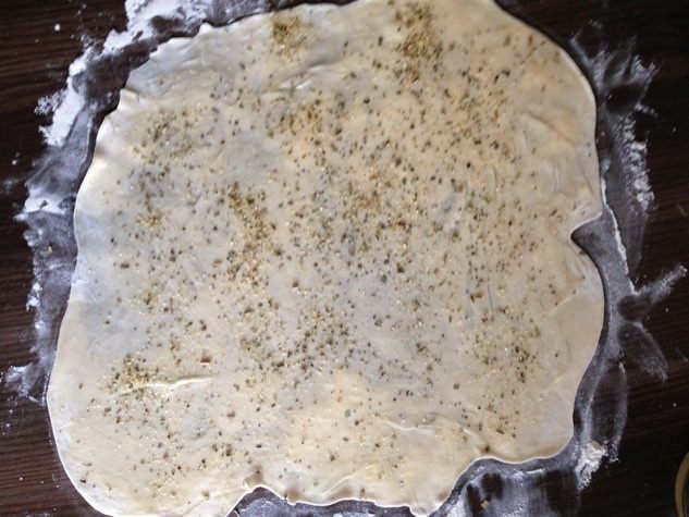 Слоеные пироги-рулеты с несладкими начинками