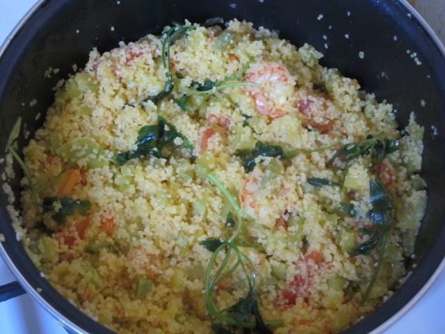 Кускус с креветками и овощами