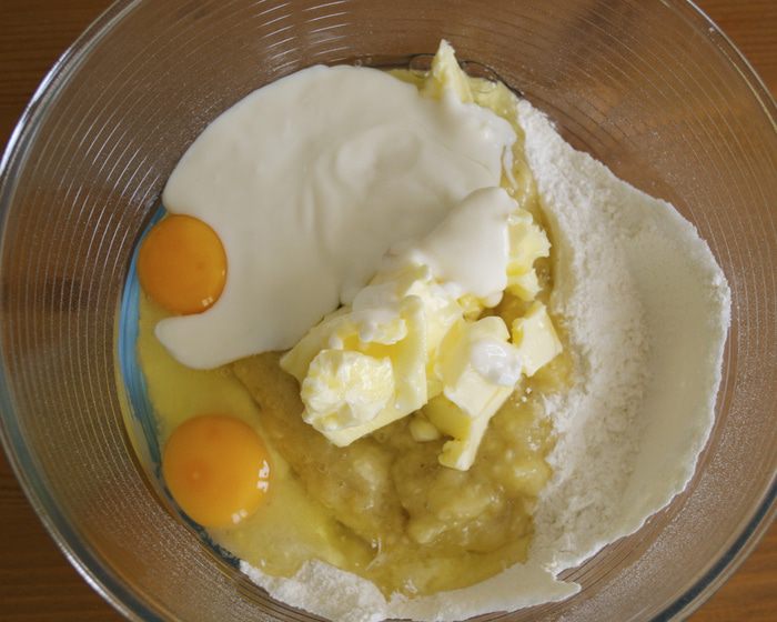 Фруктовый торт с шоколадной глазурью