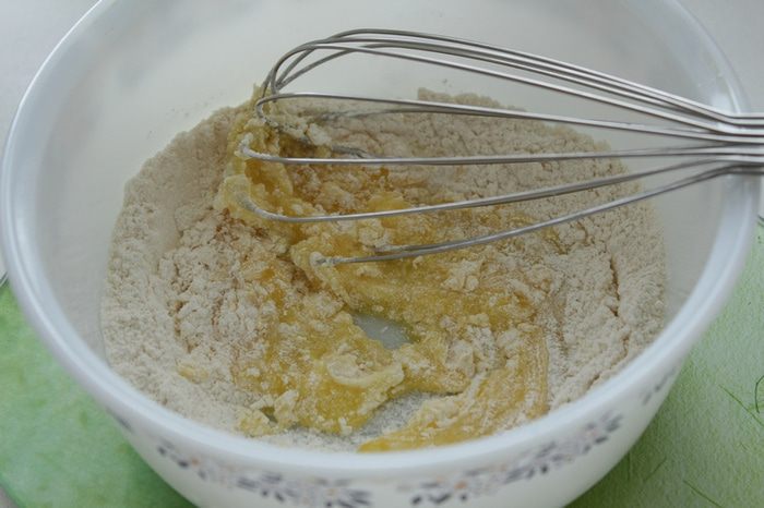 Пирог с брусникой и заварным кремом