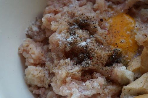 Куриные котлеты с сырной начинкой